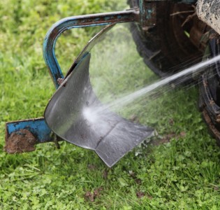 Cleaning Equipment When Moving Between Fields